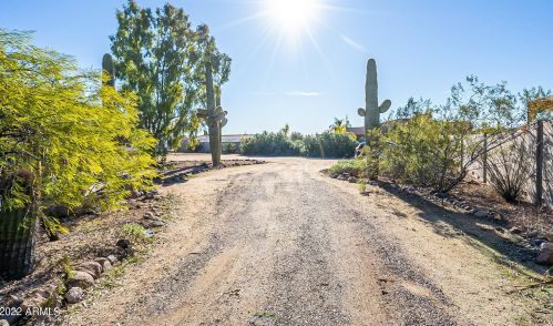 39029 11 Ave, Phoenix AZ 85021-5626 exterior