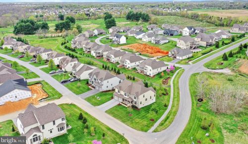 315 Lewis Washington Dr, Charles Town WV  25414-5666 exterior