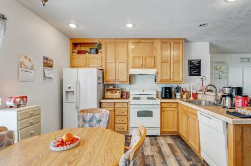 66 Sunnybrook Ln, Oroville CA  95965-8101 exterior