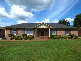 2149 Liberty Dr, Murfreesboro TN  37129-6624 exterior