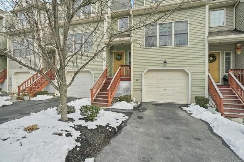 21 Winhaven Ct, Highland Falls, NY 10928-1640