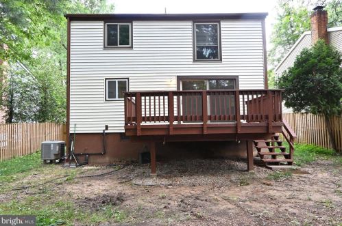 2308 Whitetail Ct, Herndon VA  20191-3018 exterior