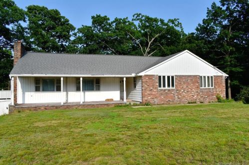 126 Mohawk Rd, Bristol, CT 06010-7130