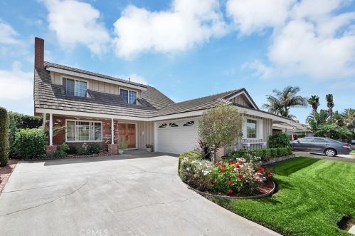 10152 Beverly Dr, Huntington Beach, CA 92646-5427