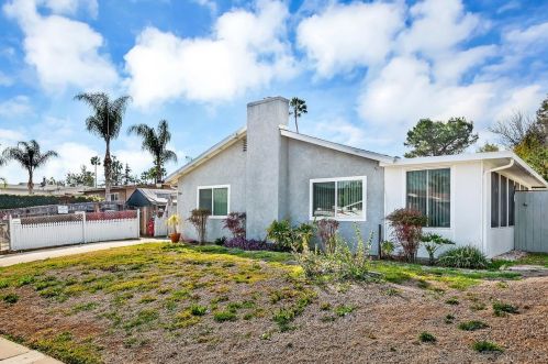 9084 Kay Jay Ln, Lakeside, CA 92040-5212