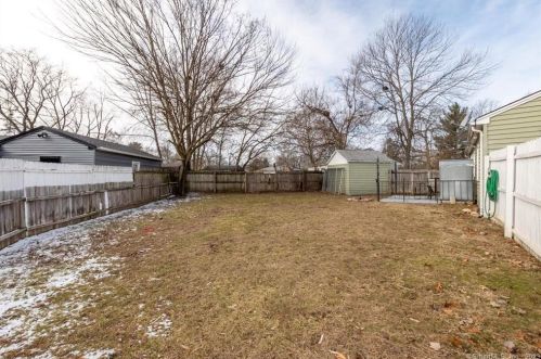 403 Litchfield Dr, Windsor Locks CT  06096-2040 exterior