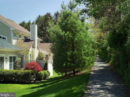 2033 Windrow Dr, Princeton NJ  08540-5023 exterior