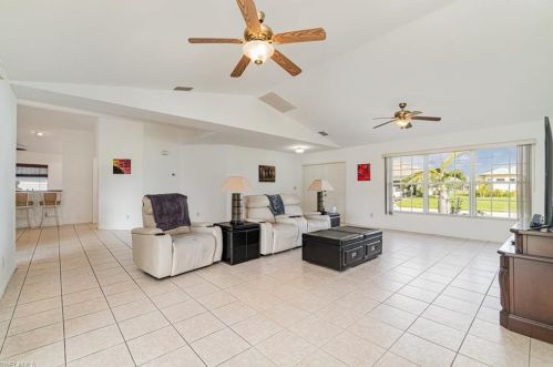2128 4th St, Cape Coral, FL 33909-2852