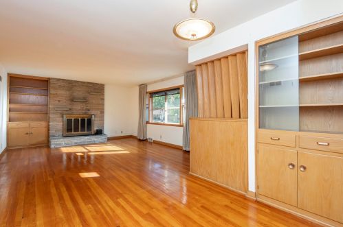 1617 118, Milwaukee WI 53226-3023 exterior