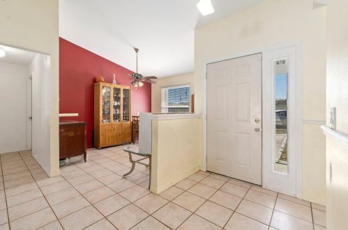 107 Ridgecrest Dr, Fort Pierce FL  34953-5450 exterior
