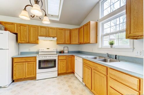 159 Azalea Dr, Groton CT  06340-4126 exterior