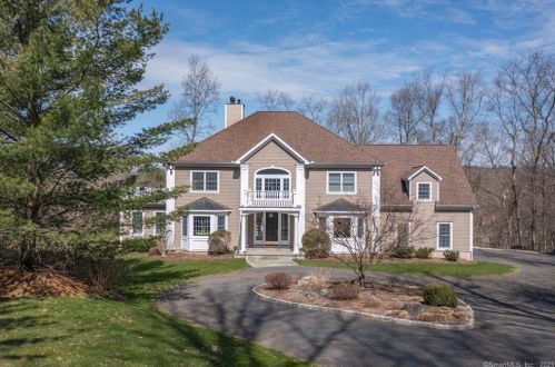 555 Webbs Hill Rd, Stamford, CT 06903-3934