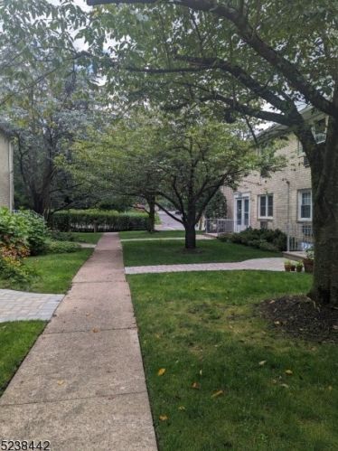 470 Valley Rd, Montclair, NJ 07043-1837