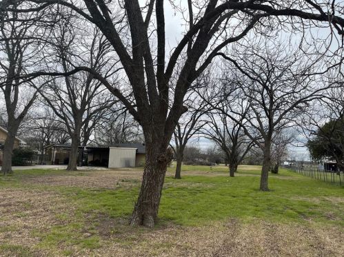 4918 Ben Day Murrin Rd, Fort Worth, TX 76126-5401
