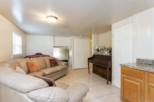 42 Lincoln Pl, White Plains NY  10603-2152 exterior