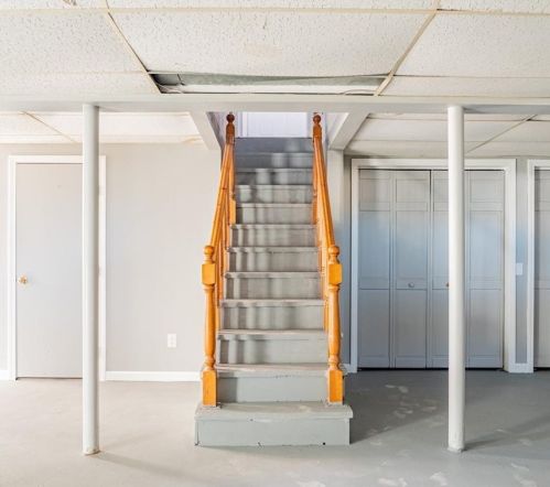 12 Time St, North Providence RI  02904-4721 exterior