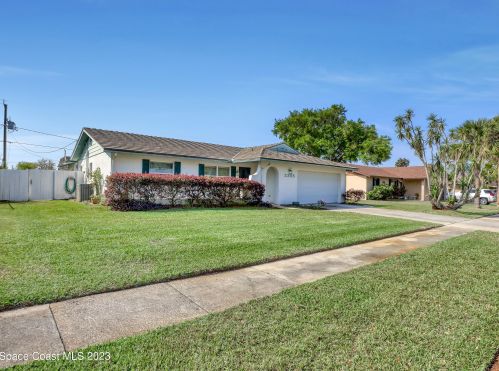 3305 Heather Dr, Titusville, FL 32796-4227