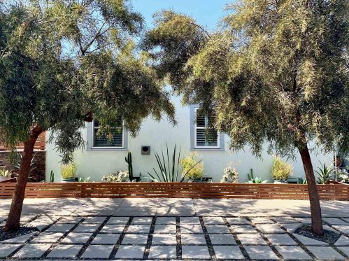 818 7th St, San Diego, CA 92118-2100