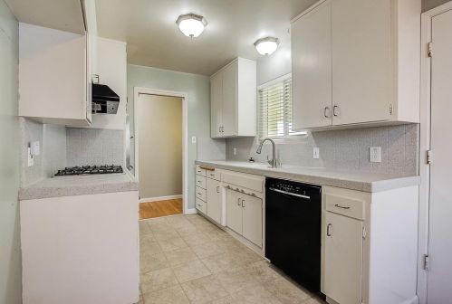 1731 Archer Dr, Woodland, CA 95695-5606