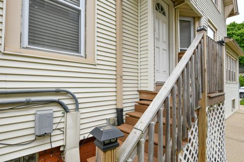 2565 Oakland Ave, Milwaukee WI 53211-3931 exterior