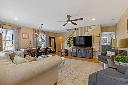 505 Vine Rd, Yorktown Hgts, NY 10598-6120