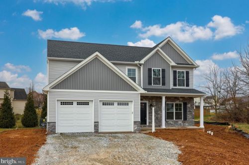 150 Payne Dr, Mount Wolf, PA 17347-9215