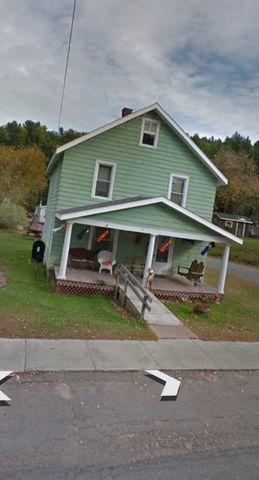 19 Broad Ln, Hawkeye, NY 12912-4333