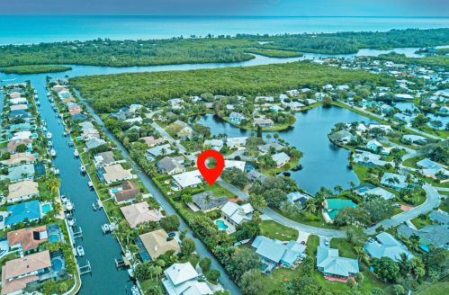 10420 Jupiter Narrows Dr, Hobe Sound FL  33455-3254 exterior