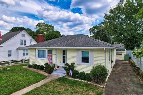 51 Milton Ave, Waterbury, CT 06706-2122