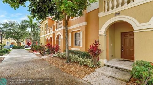 8932 18th St, Hollywood, FL 33025-7615