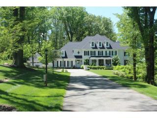 909 Champlain Pl, Gibsonia, PA 15044-8079