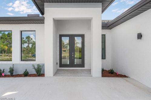 3230 54th Ave, Naples, FL 34120-1596
