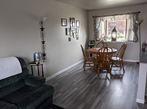 728 Hillcrest Ct, Two Rivers, WI 54241-3621