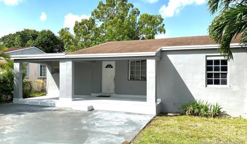 571 2nd St, Hialeah FL  33010-5309 exterior