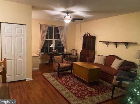 16 Sara Ln, Hanover, PA 17331-8670