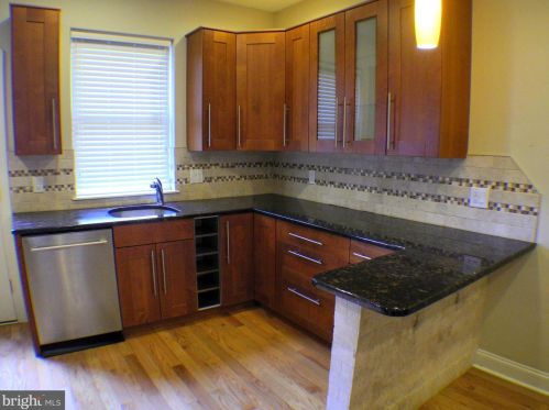 1724 Manton St, Philadelphia PA  19146-3018 exterior