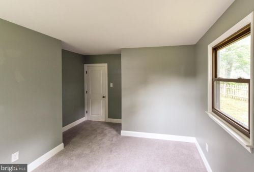 5 Holly Ct, Blenheim NJ  08012-5303 exterior