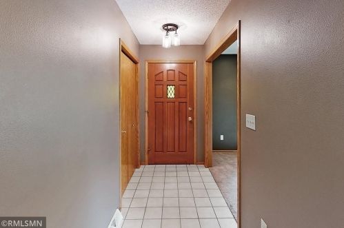 2509 Fairway Dr, Moorhead, MN 56560-1437