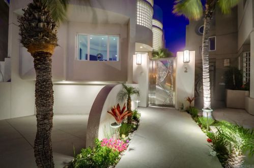 2 Green Turtle Rd, San Diego, CA 92118-3205