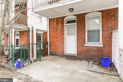 2346 Ellerslie St, Harrisburg PA 17104-2127 exterior