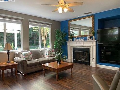 6521 Young Oak Ct, Citrus Heights CA  95662-6007 exterior