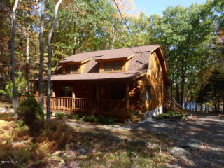 1020 Wintergreen Ct, Hawley, PA 18428-8329