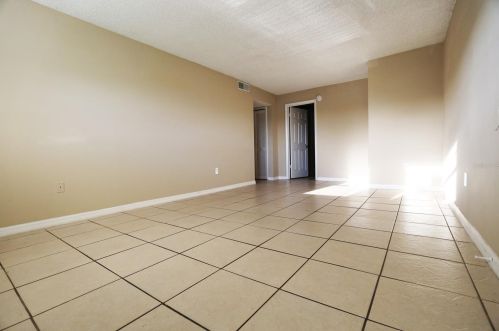 832 Sky Lake Cir, Orlando, FL 32809-7145