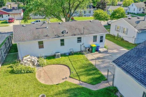 1945 Harold St, Green Bay, WI 54302-3032