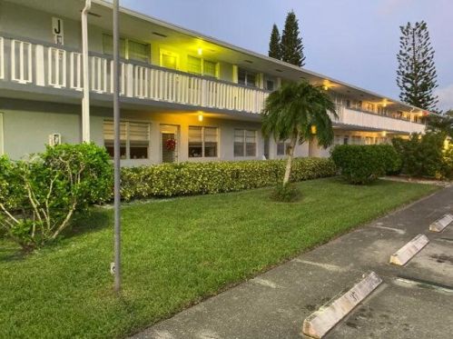 197 Somerset J, West Palm Beach, FL 33417-2130