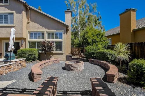 965 Turquoise St, Vacaville CA  95687-7859 exterior