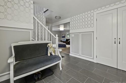 8 Abbott Ave, Ridgefield CT  06877-4407 exterior