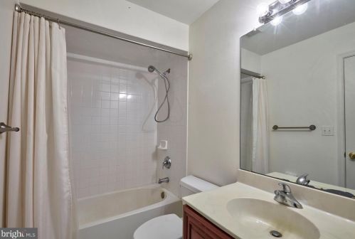 4 Millennium Dr, Columbus NJ  08022-2250 exterior