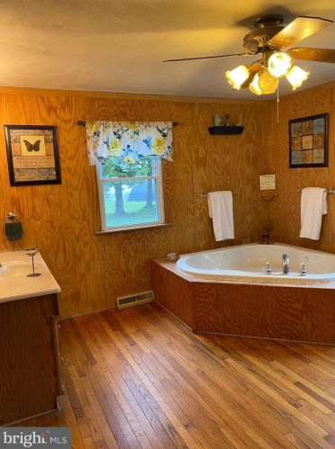 572 Township Line Rd, Collegeville PA  19473-1602 exterior