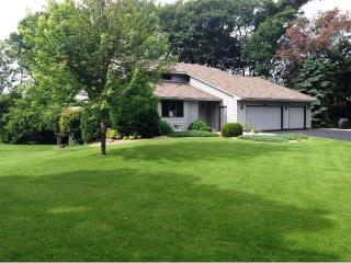 18450 Jasper Ct, Lakeville, MN 55044-9185